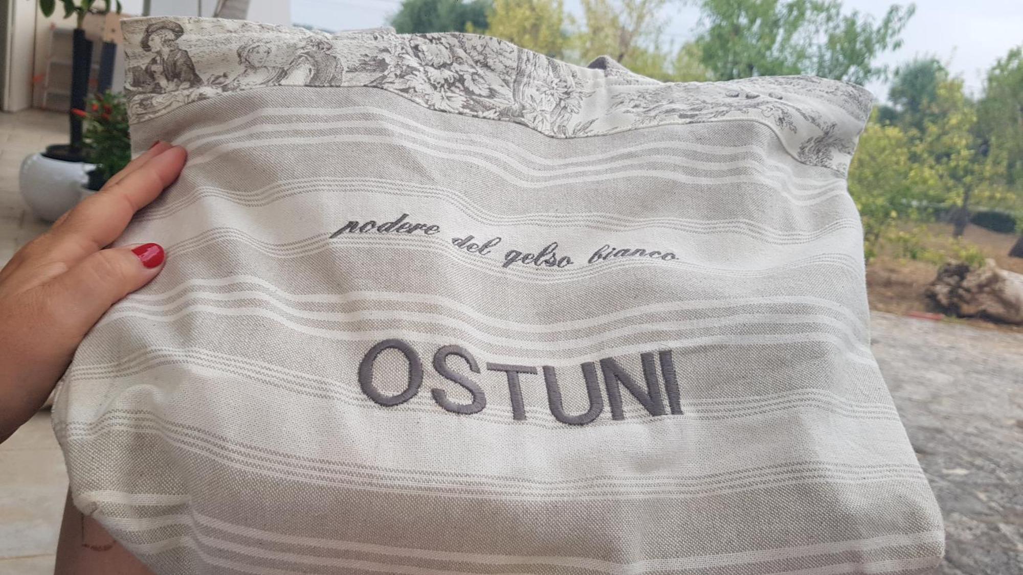 Podere Del Gelso Bianco, Vacation Rental オストゥーニ エクステリア 写真